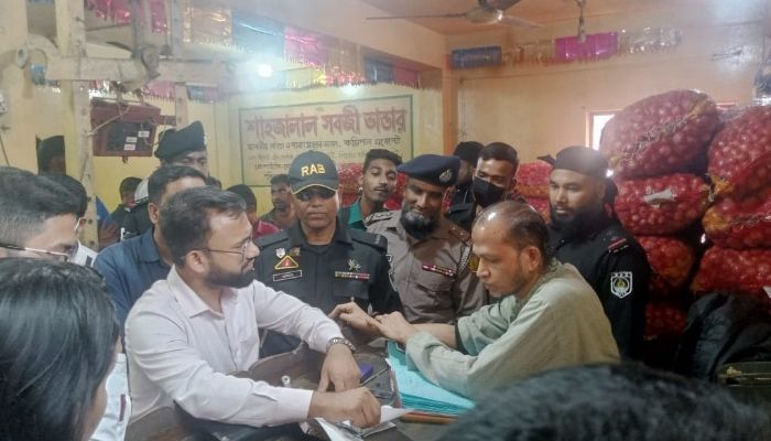 সিলেটে ভ্রাম্যমাণ আদালতের অভিযান, ১২ ব্যবসায়ীকে জরিমানা