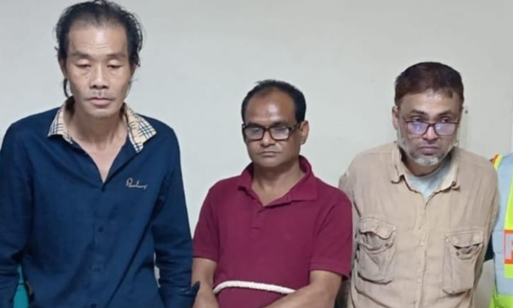সিলেটে পুুলিশি অভিযানে মাদক ও দেশীয় অস্ত্রসহ তিনজন গ্রেফতার