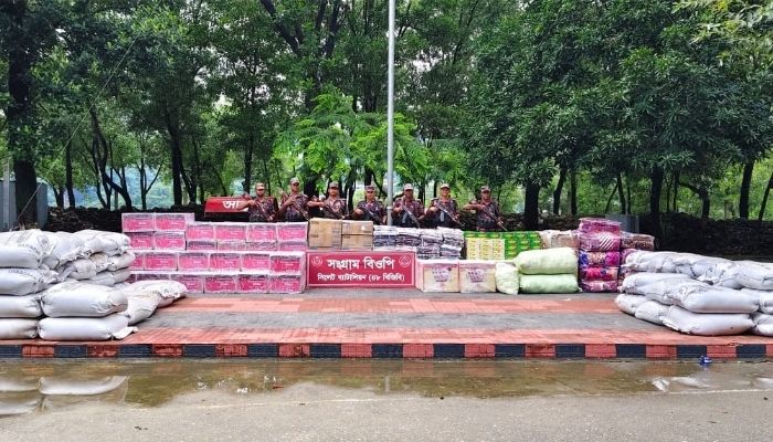 সিলেট-সুনামগঞ্জ সীমান্তে বিজিবির অভিযান, আড়াই কোটি টাকার ভারতীয় পণ্য জব্দ