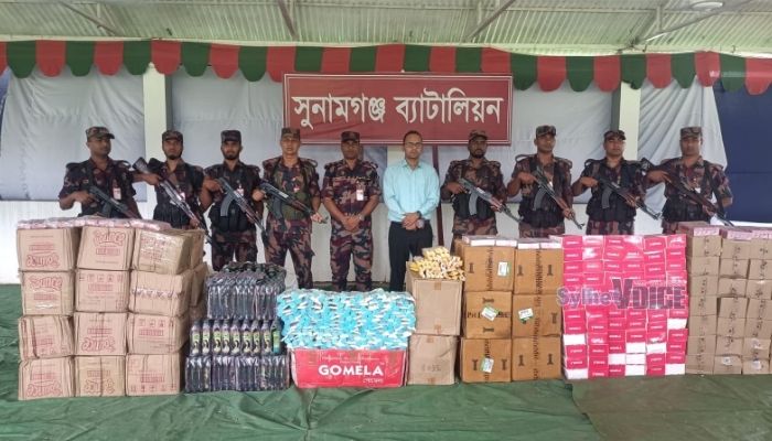 সুনামগঞ্জে ৪০ লাখ টাকার ভারতীয় বিস্কুট ও কসমেটিকস জব্দ