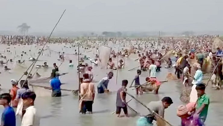 ইজারাদারদের মামলা দেয়ার নির্দেশ ডিসির