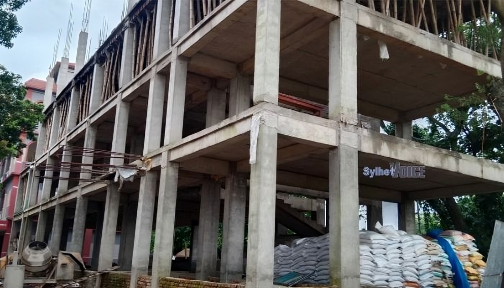 শাল্লায় 'ঠিকাদার-প্রকৌশলী সিন্ডিকেট', বিদ্যালয়ের ভবন নির্মাণে অনিয়মের অভিযোগ