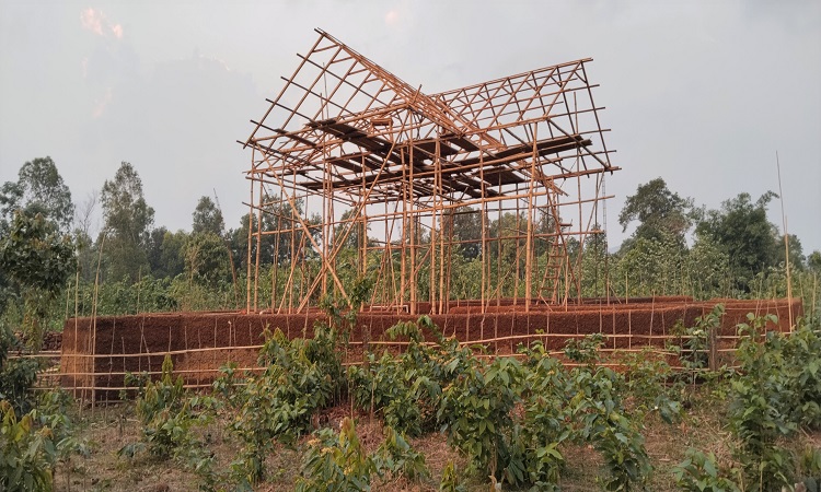 বারেকটিলায় খাস জমি দখল করে ভেড়ার খামার