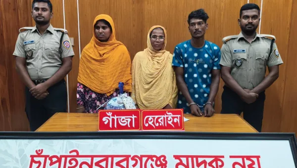 ​ভোলাহাটে হেরোইন ও গাঁজাসহ মা-ছেলেসহ একই পরিবারের ৩ জন আটক